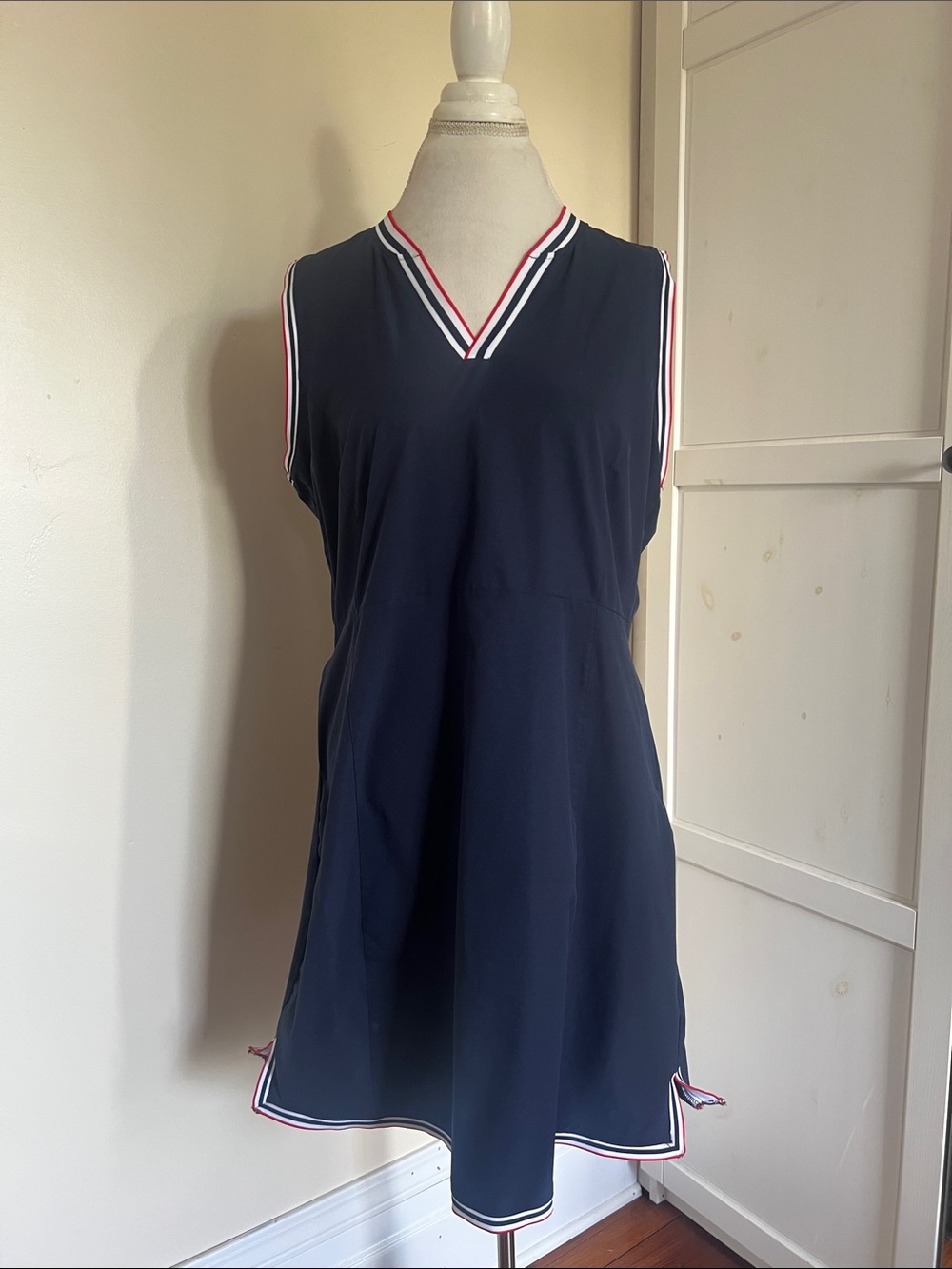 Lady Hagen Navy Blue Tennis Golf Dress Size XL Sleeveless Striped Trim Pockets